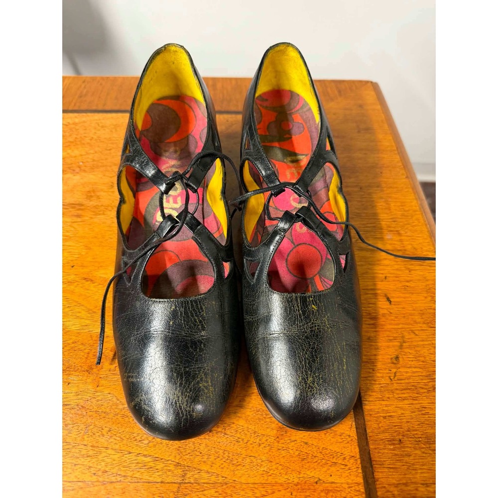 Vintage Decoys Women's 8 Black Leather Lace Up Cutout Psychedelic Lining Heels